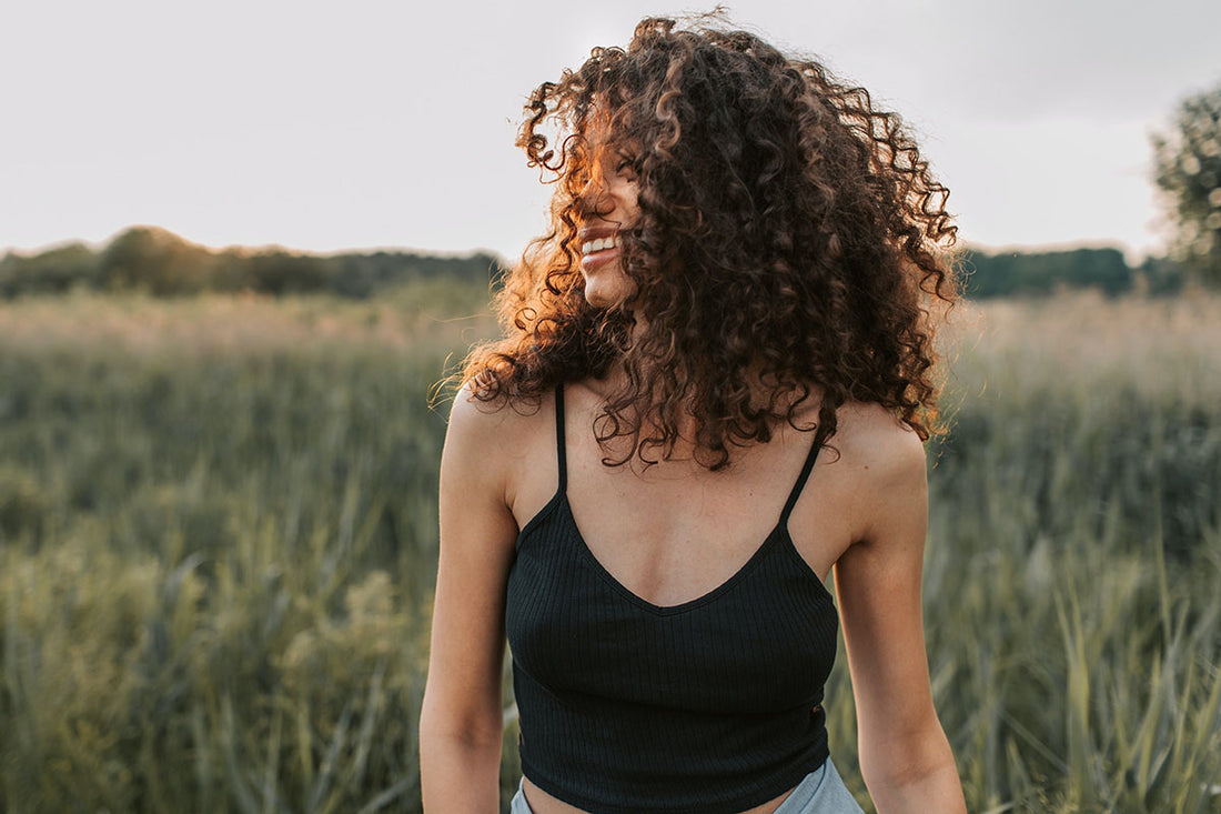 How to Straighten Up The Curls On Your Wig